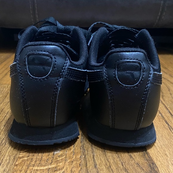 Puma Roma Shoes - Picture 6 of 9